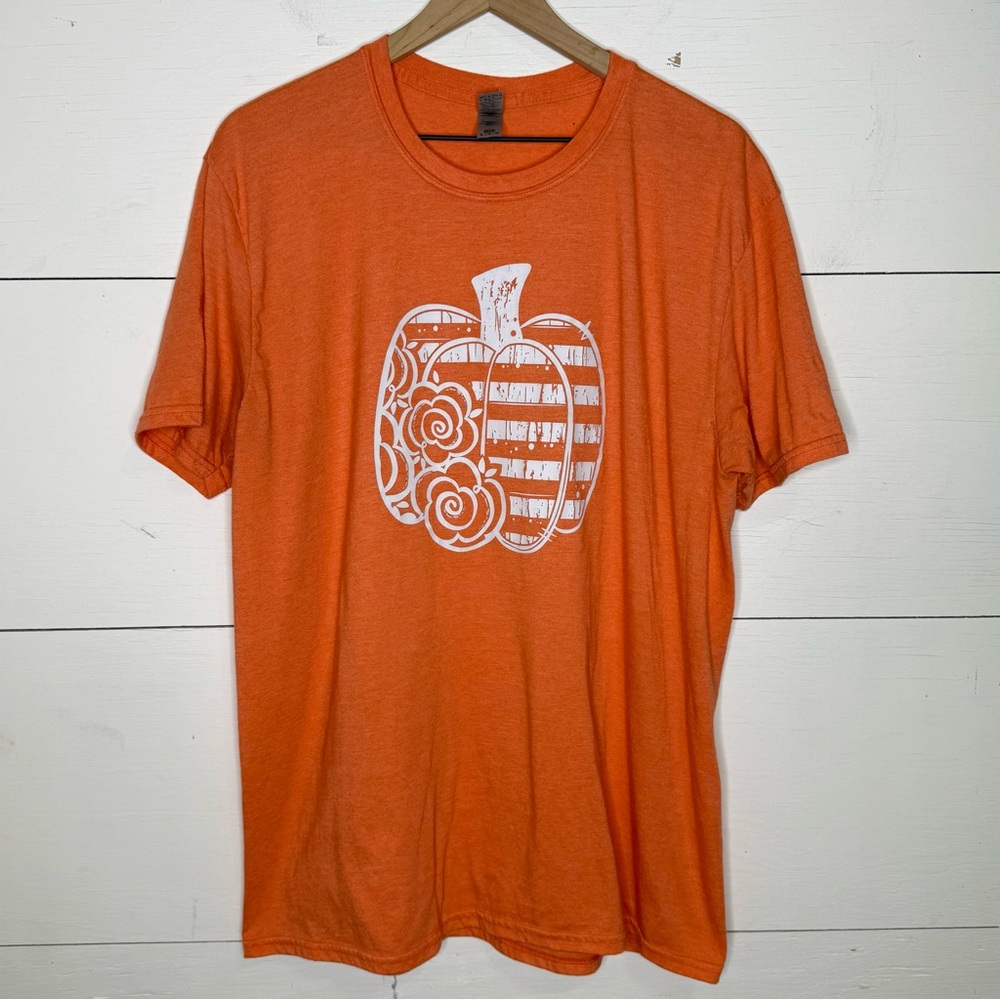 Gildan • Soft Style Orange Pumpkin Fall T-Shirt Size XL